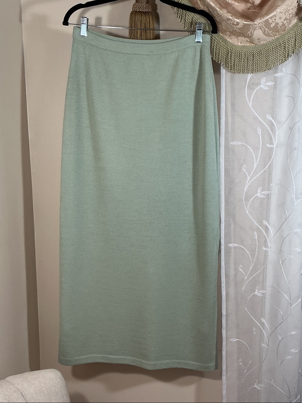 St. John Evening Women’s Light Sage Green Knit Midi/Maxi Skirt Sz 10 MADE IN USA